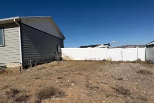 2102 E 1820 S, Naples, UT 84078 - Photo 11