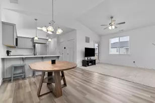 1094 N 3980 W, Lehi, UT 84048 - Photo 9