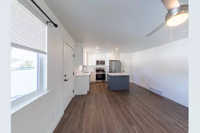 135 E 730 N, Tooele, UT 84074 - Photo 9