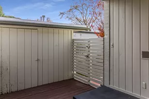 2010 S Laurelhurst Dr, Salt Lake City, UT 84108 - Photo 27