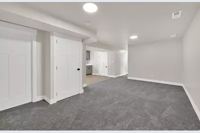 9 W Park Dr, Kaysville, UT 84037 - Photo 25