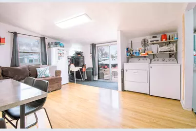 87 E Pioneer Ave, Sandy, UT 84070 - Photo 11