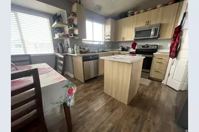 2376 S 2885 W, Syracuse, UT 84075 - Photo 5