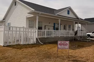 1374 E Falcon Ln, Eagle Mountain, UT 84005 - Photo 3