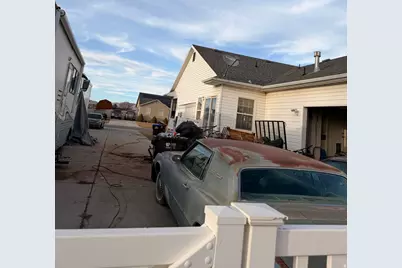 1374 E Falcon Ln, Eagle Mountain, UT 84005 - Photo 31