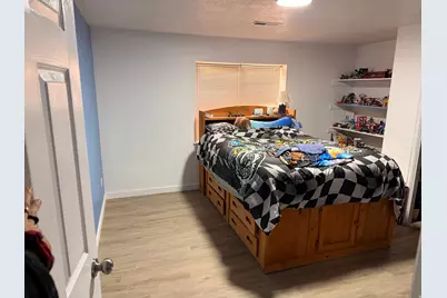 1374 E Falcon Ln, Eagle Mountain, UT 84005 - Photo 9