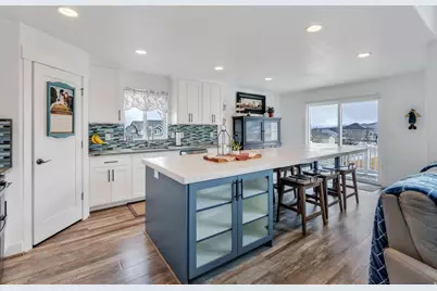 758 N Pinnacle Ln W, Saratoga Springs, UT 84045 - Photo 17