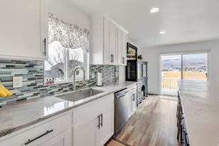 758 N Pinnacle Ln W, Saratoga Springs, UT 84045 - Photo 19