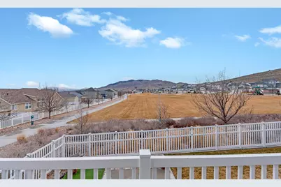 758 N Pinnacle Ln W, Saratoga Springs, UT 84045 - Photo 31