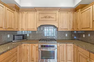 925 S Donner Way E, Salt Lake City, UT 84108 - Photo 9