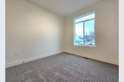 1019 W 200 N, Clearfield, UT 84015 - Photo 17