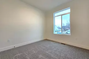 1019 W 200 N, Clearfield, UT 84015 - Photo 17