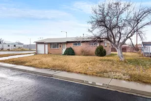 942 Sage Creek Cir, Springville, UT 84663 - Photo 3