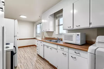 942 Sage Creek Cir, Springville, UT 84663 - Photo 11