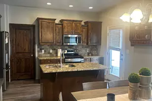 737 E Sandhill Ct, Lehi, UT 84043 - Photo 3