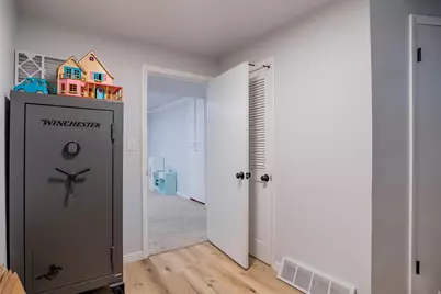 976 N 560 E, Orem, UT 84097 - Photo 19