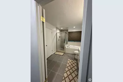 6022 S Park Wood Dr W, Kearns, UT 84118 - Photo 11