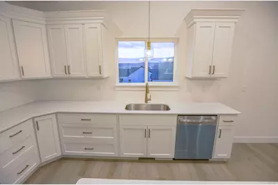 627 E 1100 N, Nephi, UT 84648 - Photo 11