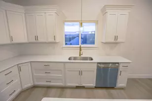 627 E 1100 N, Nephi, UT 84648 - Photo 11