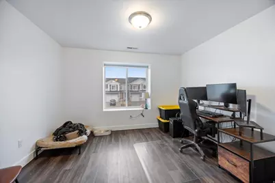 855 N Glen Eagles Ct W, Tooele, UT 84074 - Photo 9