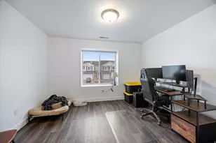 855 N Glen Eagles Ct W, Tooele, UT 84074 - Photo 9