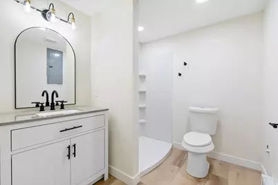 1549 N 400 W, Centerville, UT 84014 - Photo 31