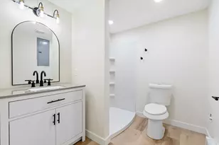 1549 N 400 W, Centerville, UT 84014 - Photo 31