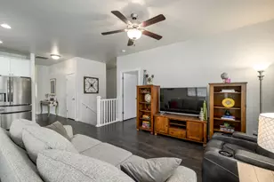 1383 W Bridal Veil Dr, Riverton, UT 84065 - Photo 9