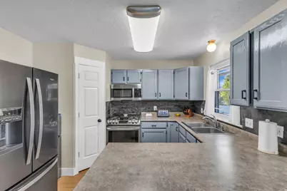 18567 W Jefferson Ave N, Cedar Valley, UT 84013 - Photo 9