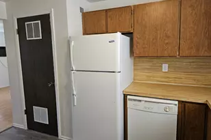 215 N 400 W, Ferron, UT 84523 - Photo 5