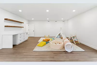 8569 S Round Stone Cv #8, Sandy, UT 84094 - Photo 17