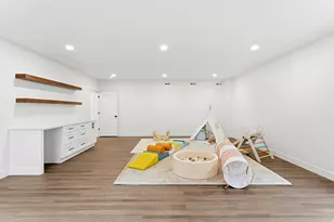 8569 S Round Stone Cv, Sandy, UT 84094 - Photo 17