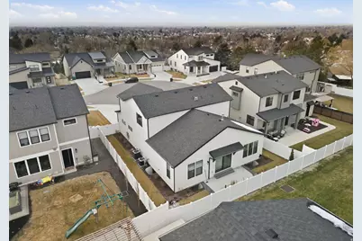 8569 S Round Stone Cv #8, Sandy, UT 84094 - Photo 27