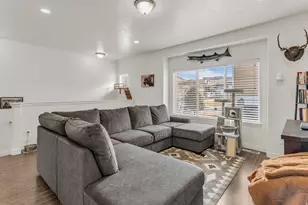 961 W Cyan Valley Way, Bluffdale, UT 84065 - Photo 3