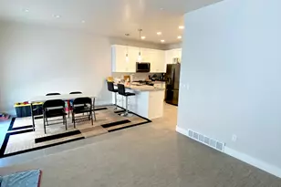 974 W Vista Dr, Lehi, UT 84048 - Photo 3