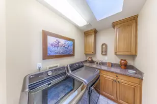 1129 E Sanders Rd, Sandy, UT 84094 - Photo 9