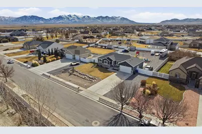 784 Frontier Rd E, Grantsville, UT 84029 - Photo 5