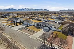 784 Frontier Rd E, Grantsville, UT 84029 - Photo 5