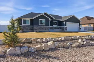 784 Frontier Rd E, Grantsville, UT 84029 - Photo 3