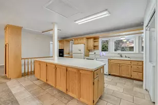 2862 E Pamela Dr, Salt Lake City, UT 84121 - Photo 3