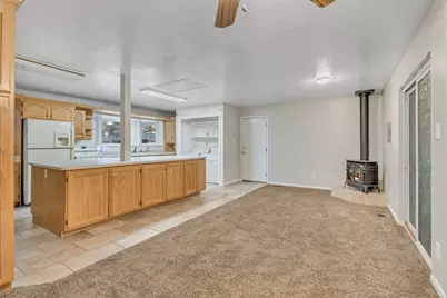 2862 E Pamela Dr, Salt Lake City, UT 84121 - Photo 5