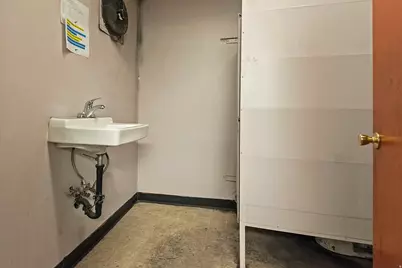 1926 S Pioneer Rd, Salt Lake City, UT 84104 - Photo 15