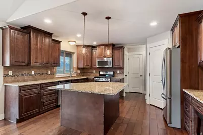4097 E Clubhouse Ln, Eagle Mountain, UT 84005 - Photo 11