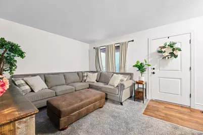 268 E Carly Dr, Grantsville, UT 84029 - Photo 3