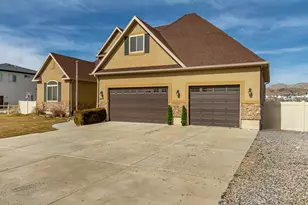 2479 E Prairie View Dr, Eagle Mountain, UT 84005 - Photo 5