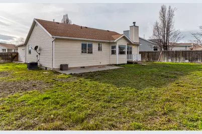 1430 N 2100 W, Layton, UT 84041 - Photo 17
