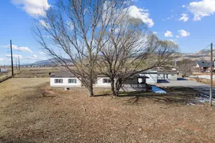 268 S 250 E, Aurora, UT 84620 - Photo 3