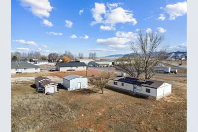 268 S 250 E, Aurora, UT 84620 - Photo 5