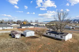 268 S 250 E, Aurora, UT 84620 - Photo 5