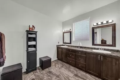 5895 S Desert Dr, Saint George, UT 84790 - Photo 7